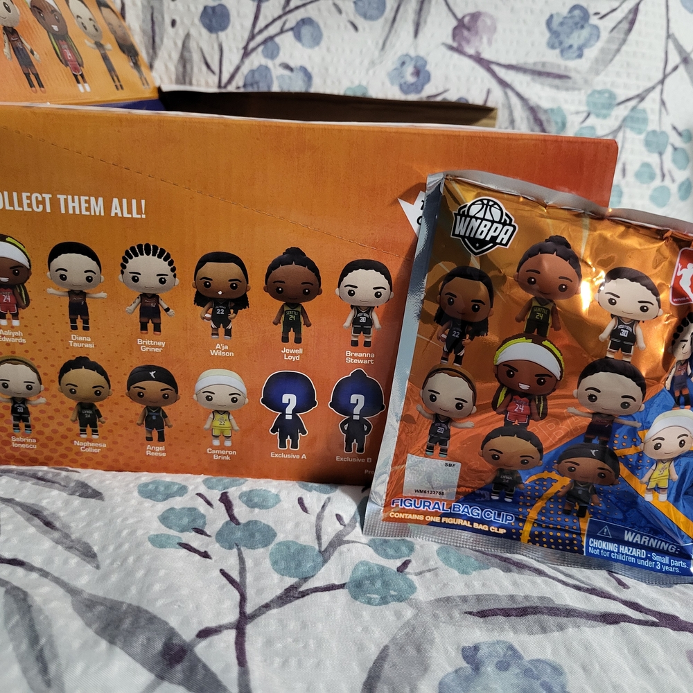 WNBA Figural Bag Clip Series 1, Blind Bag SEALED